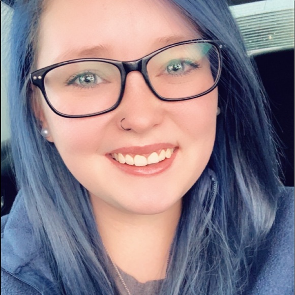 Meet your Posher, Devonna - Picture 1 of 1